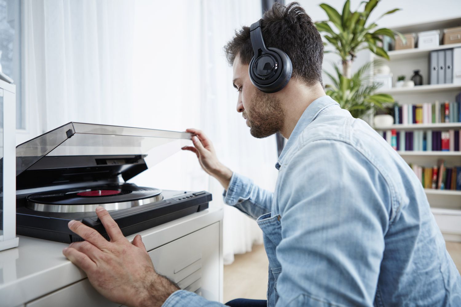Why You Shouldn’t Choose a Turntable That Only Outputs Sound via Bluet ...