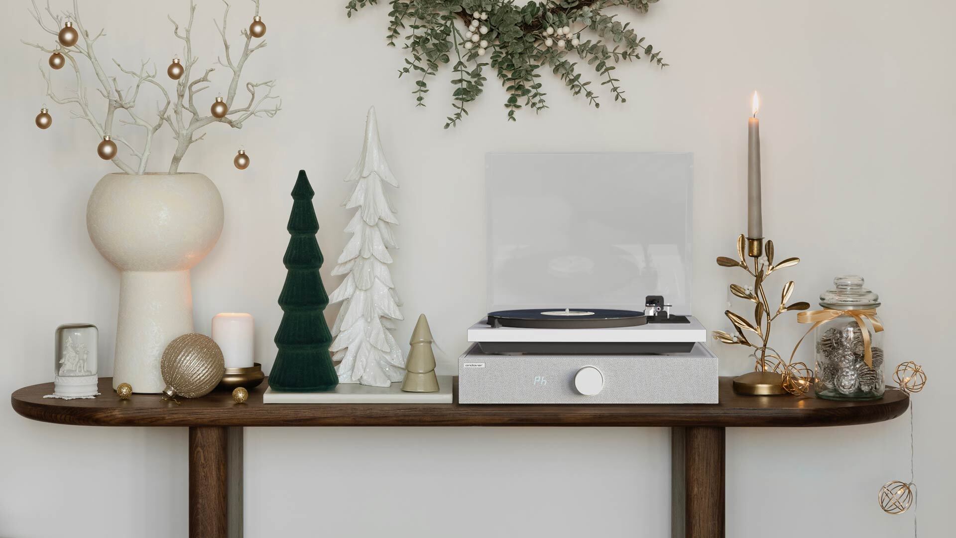 What’s the Best Gift for Vinyl & Music Lovers This Holiday Season? (2025 Edition)